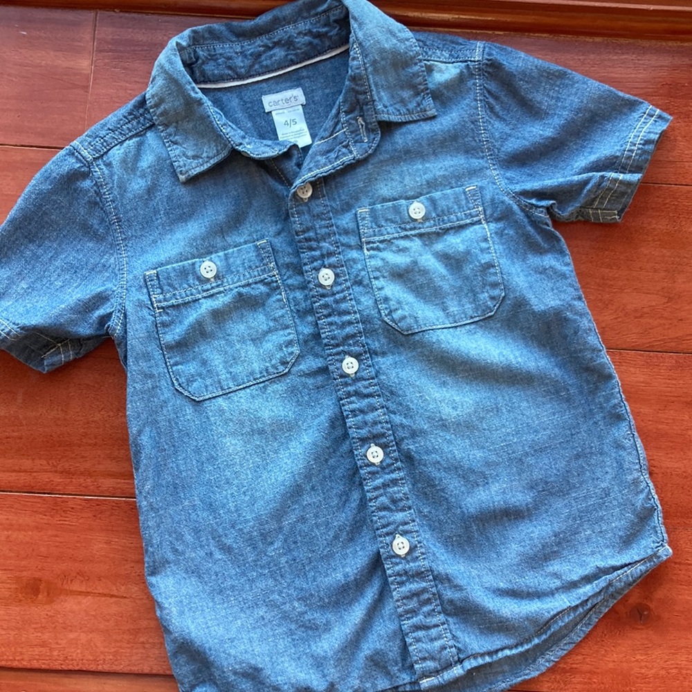 EUC Carter’s Chambray Short Sleeve Button Down